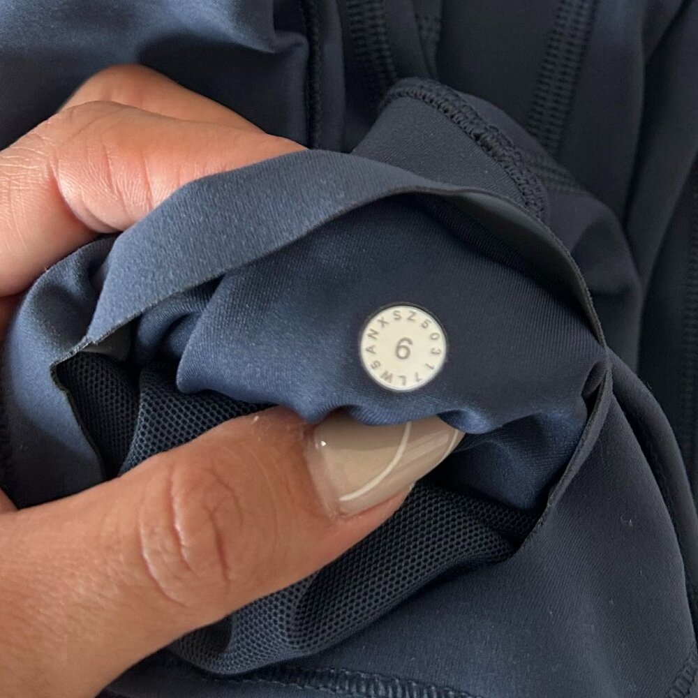 Lululemon In Movement Tight 25" - Picture 4 of 5